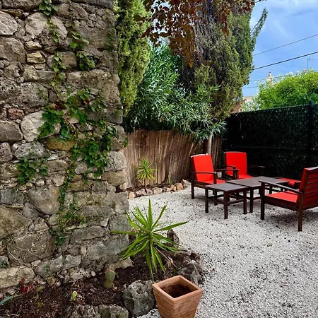 Large Duplex With Garden In Historic House Апартаменты
