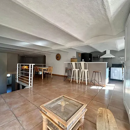 Large Duplex With Garden In Historic House Апартаменты *